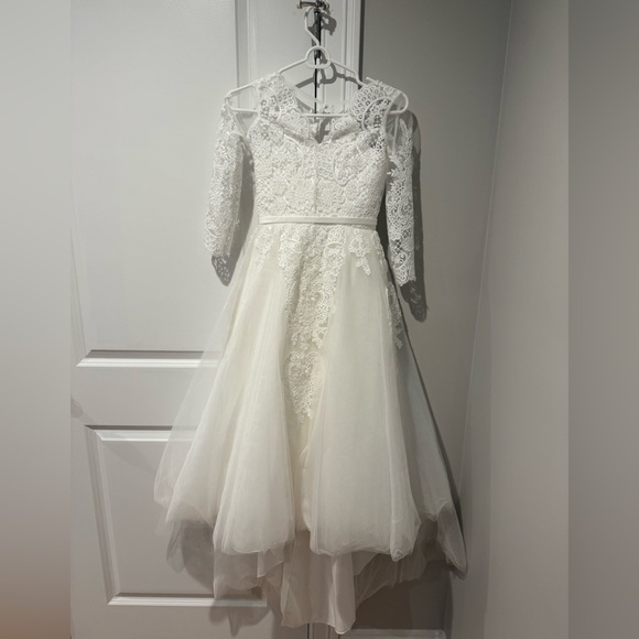 NWT White Lace Girls Flower Girl or First Communion Dress